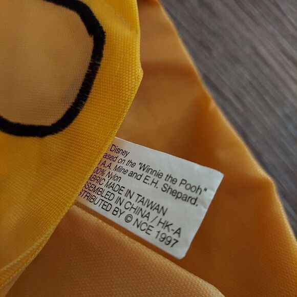 Disney Winnie The Pooh Large House Garden Nylon Flag Autumn - Picture 3 of 6